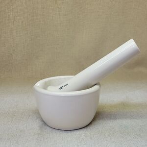 Vintage Coors USA White Apothecary Mortar & Pestle. (A)